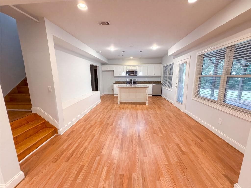6 bedroom, 6 bathroom, 5,291 sq ft single family residence for sale at 1093 Hidden Spirit Trail, Lawrenceville, GA 30045 — photo 9