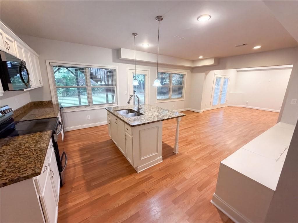 6 bedroom, 6 bathroom, 5,291 sq ft single family residence for sale at 1093 Hidden Spirit Trail, Lawrenceville, GA 30045 — photo 10