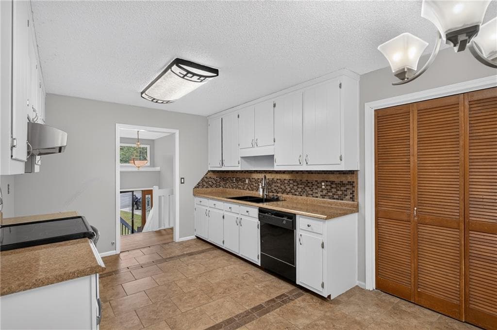 3 bedroom, 3 bathroom, 2,047 sq ft single family residence for sale at 15 Hinton Court, Dacula, GA 30019 — photo 6