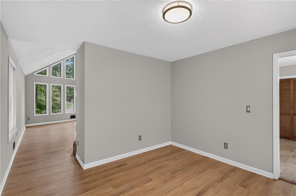 3 bedroom, 3 bathroom, 2,047 sq ft single family residence for sale at 15 Hinton Court, Dacula, GA 30019 — photo 7
