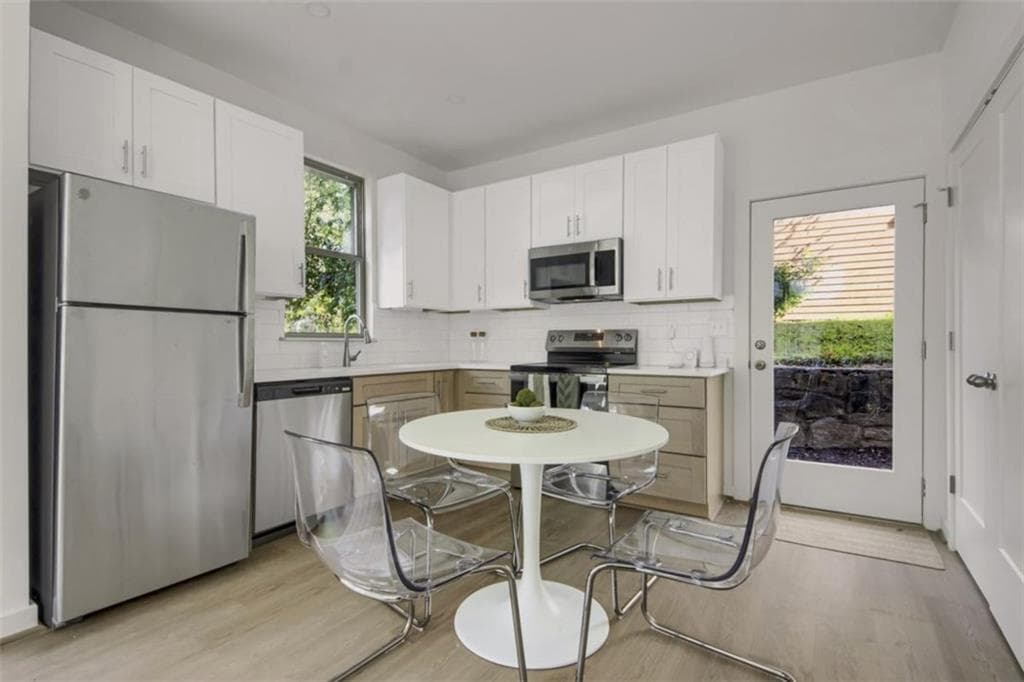 1 bedroom, 1 bathroom, 640 sq ft condominium under contract at 1070 Dill Avenue 203, Atlanta, GA 30310 — photo 4