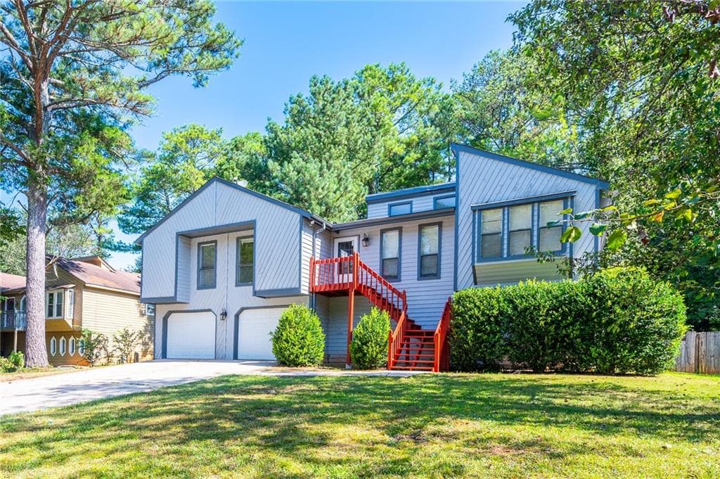 4 bedroom, 3 bathroom, 2,260 sq ft single family residence for sale at 384 Mckees Rock Lane, Lawrenceville, GA 30044 — photo 3