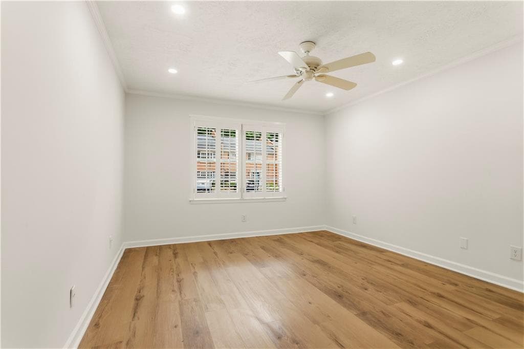 3 bedroom, 3 bathroom, 2,328 sq ft townhouse for sale at 4101 Dunwoody Club Drive 31, Atlanta, GA 30350 — photo 8