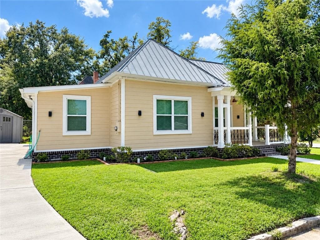 2 bedroom, 2 bathroom, 1,100 sq ft single family residence for rent at 1759 Bolton Road, Atlanta, GA 30318 for $2,000 a month — photo 4