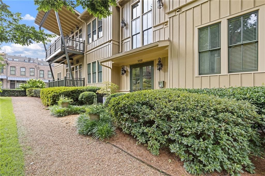 2 bedroom, 3 bathroom, 1,356 sq ft condominium for sale at 5920 Webster Circle 203, Norcross, GA 30071 — photo 1 of 65