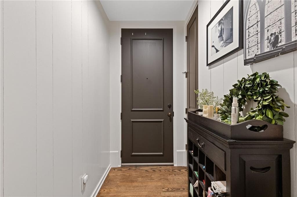 2 bedroom, 3 bathroom, 1,356 sq ft condominium for sale at 5920 Webster Circle 203, Norcross, GA 30071 — photo 4