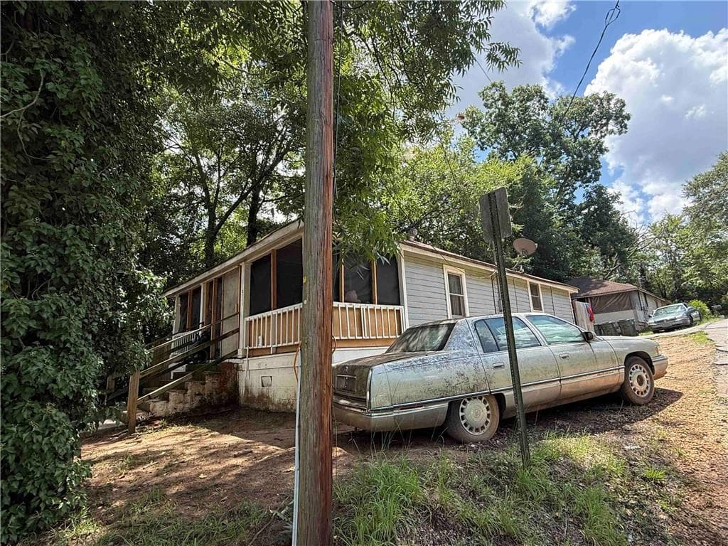 2 bedroom, 1 bathroom, 800 sq ft single family residence for sale at 3103 Clark Street, Covington, GA 30014 — photo 2