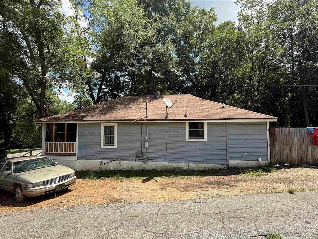 2 bedroom, 1 bathroom, 800 sq ft single family residence for sale at 3103 Clark Street, Covington, GA 30014 — photo 3