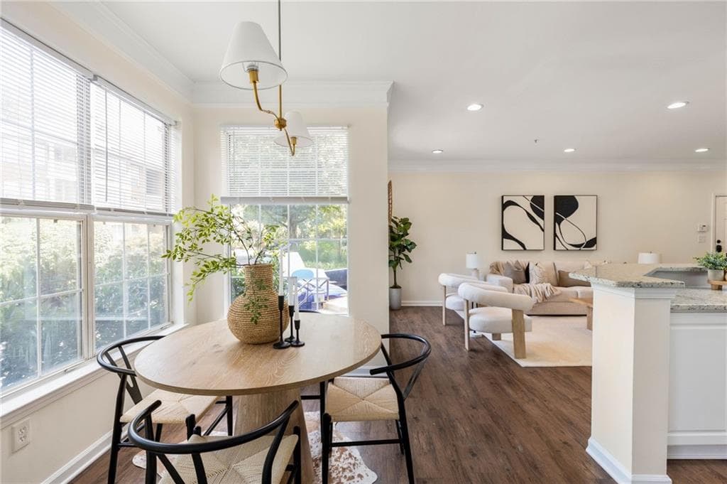 2 bedroom, 2 bathroom, 1,673 sq ft condominium for sale at 200 Renaissance Parkway 215, Atlanta, GA 30308 — photo 6