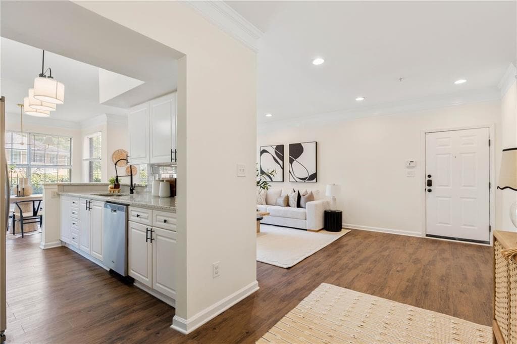 2 bedroom, 2 bathroom, 1,673 sq ft condominium for sale at 200 Renaissance Parkway 215, Atlanta, GA 30308 — photo 10