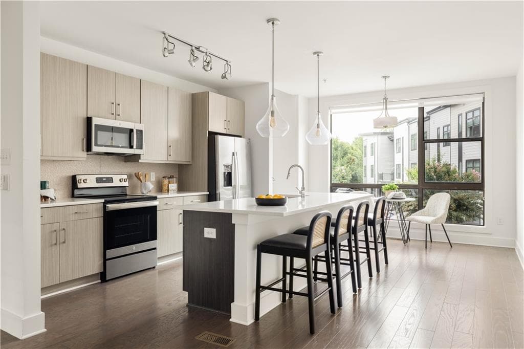 3 bedroom, 4 bathroom, 1,995 sq ft townhouse for sale at 53 Moda Lane, Atlanta, GA 30316 — photo 5