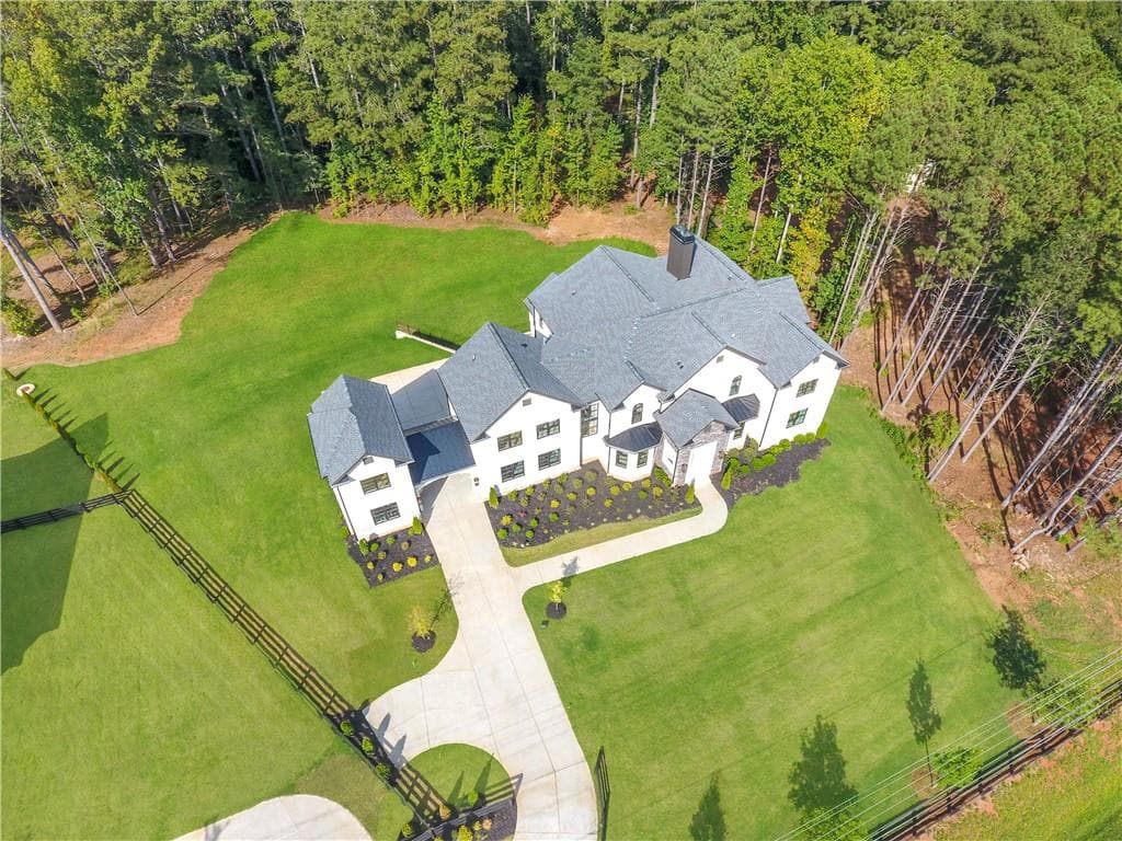 6 bedroom, 7 bathroom, 10,200 sq ft single family residence for sale at 15794 Thompson Road, Milton, GA 30004 — photo 2
