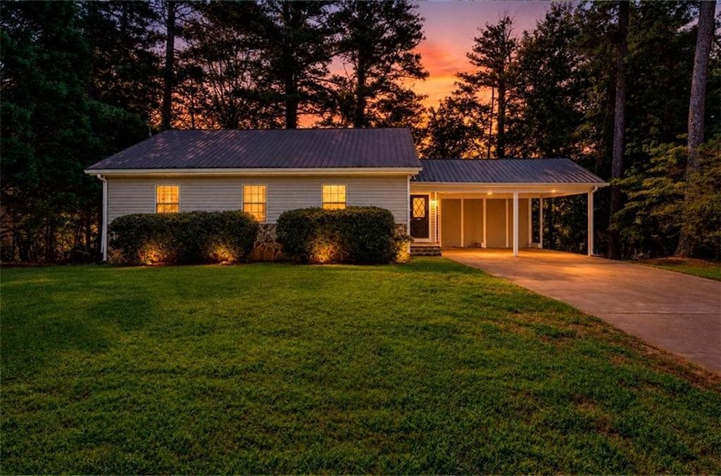 3 bedroom, 2 bathroom, 1,331 sq ft single family residence under contract at 1861 Jimmy Dodd Road, Buford, GA 30518 — photo 2