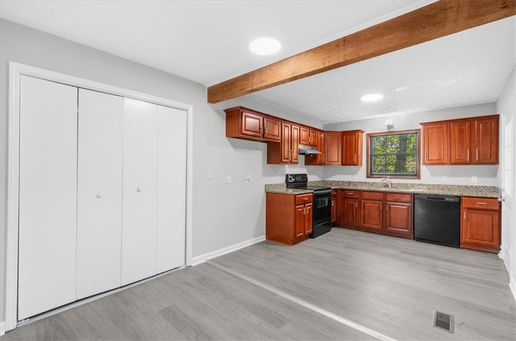 3 bedroom, 2 bathroom, 1,331 sq ft single family residence under contract at 1861 Jimmy Dodd Road, Buford, GA 30518 — photo 9
