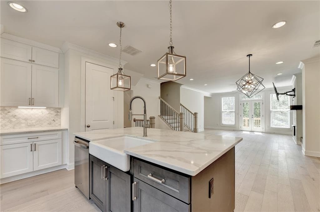 4 bedroom, 4 bathroom, 2,388 sq ft townhouse for sale at 1701 Kenstone Walk, Dunwoody, GA 30338 — photo 8