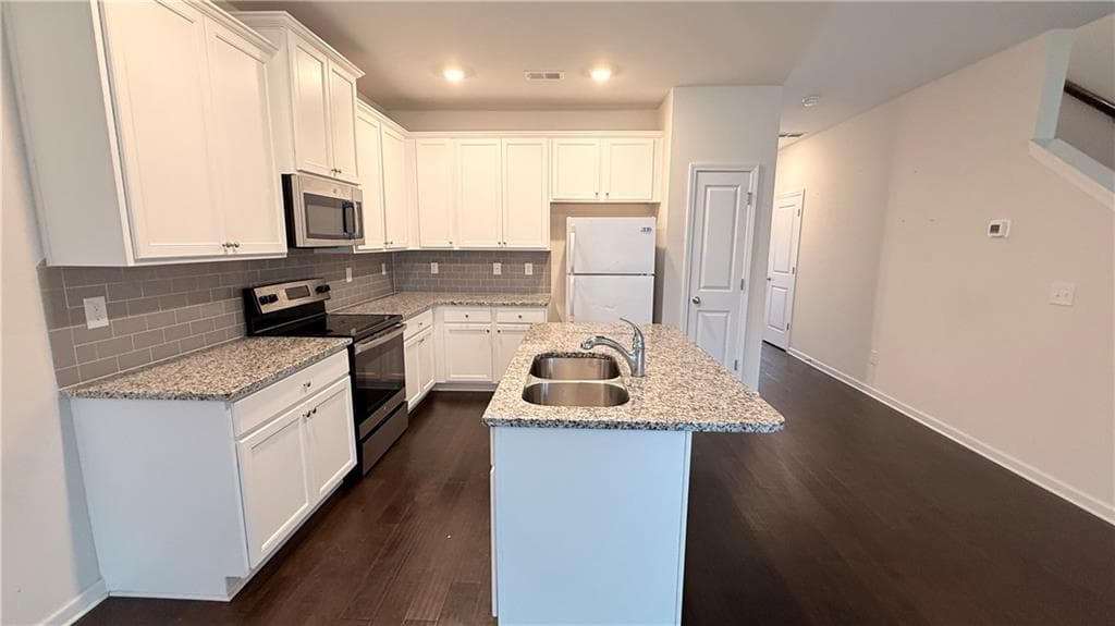 3 bedroom, 3 bathroom, 1,528 sq ft townhouse for sale at 7085 GLADSTONE Circle, Stonecrest, GA 30038 — photo 4