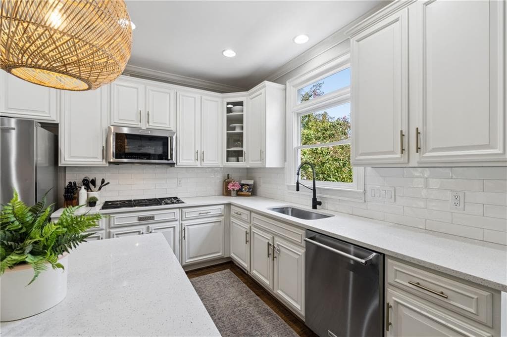 5 bedroom, 4 bathroom, 5,002 sq ft single family residence under contract at 2553 Haberfield Court, Brookhaven, GA 30319 — photo 10