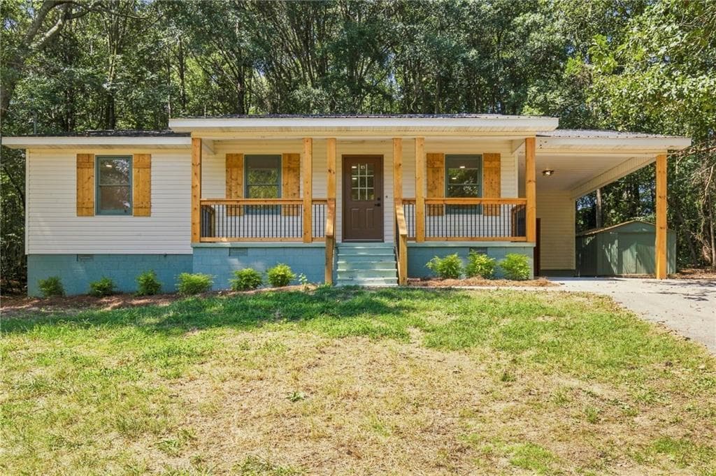 3 bedroom, 2 bathroom, 1,137 sq ft single family residence under contract at 131 Hummingbird Lane, Calhoun, GA 30701
