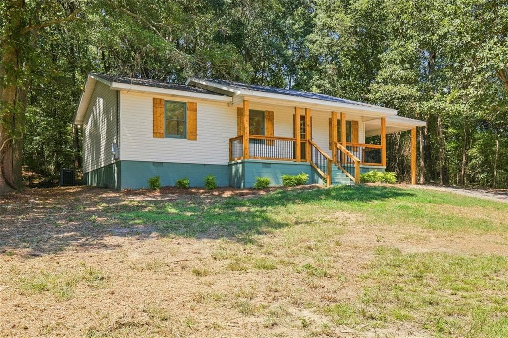 3 bedroom, 2 bathroom, 1,137 sq ft single family residence under contract at 131 Hummingbird Lane, Calhoun, GA 30701 — photo 5