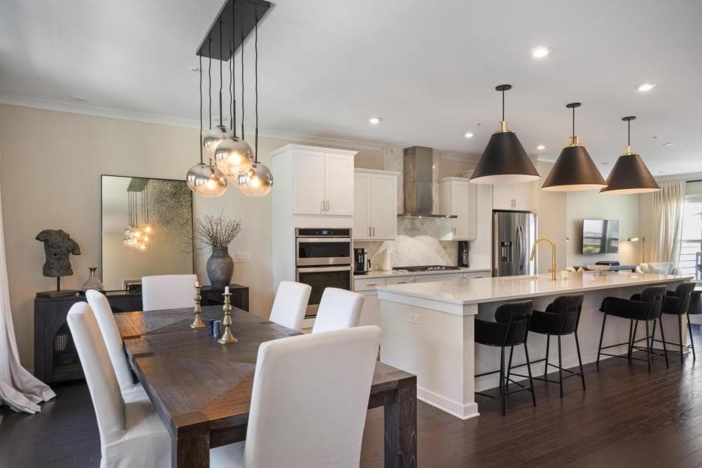 3 bedroom, 5 bathroom, 2,656 sq ft townhouse for sale at 1008 Burnside Lane, Atlanta, GA 30318 — photo 3
