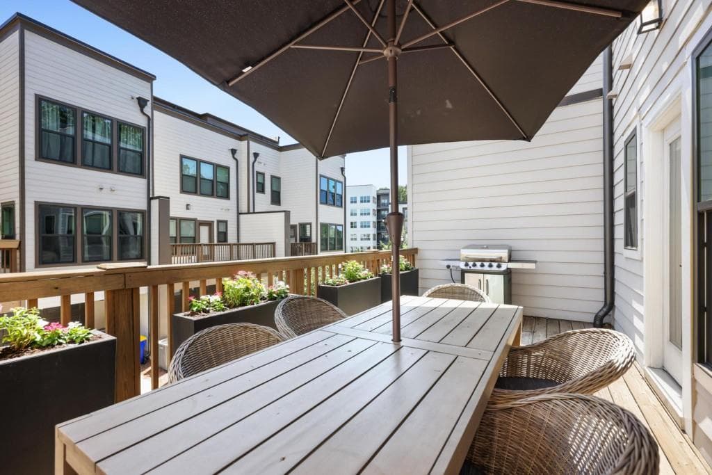 3 bedroom, 5 bathroom, 2,656 sq ft townhouse for sale at 1008 Burnside Lane, Atlanta, GA 30318 — photo 10