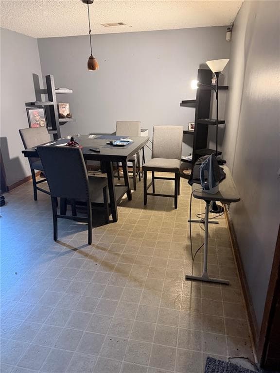 3 bedroom, 2 bathroom, 1,739 sq ft single family residence under contract at 1839 Quailwood Drive, Stone Mountain, GA 30088 — photo 5
