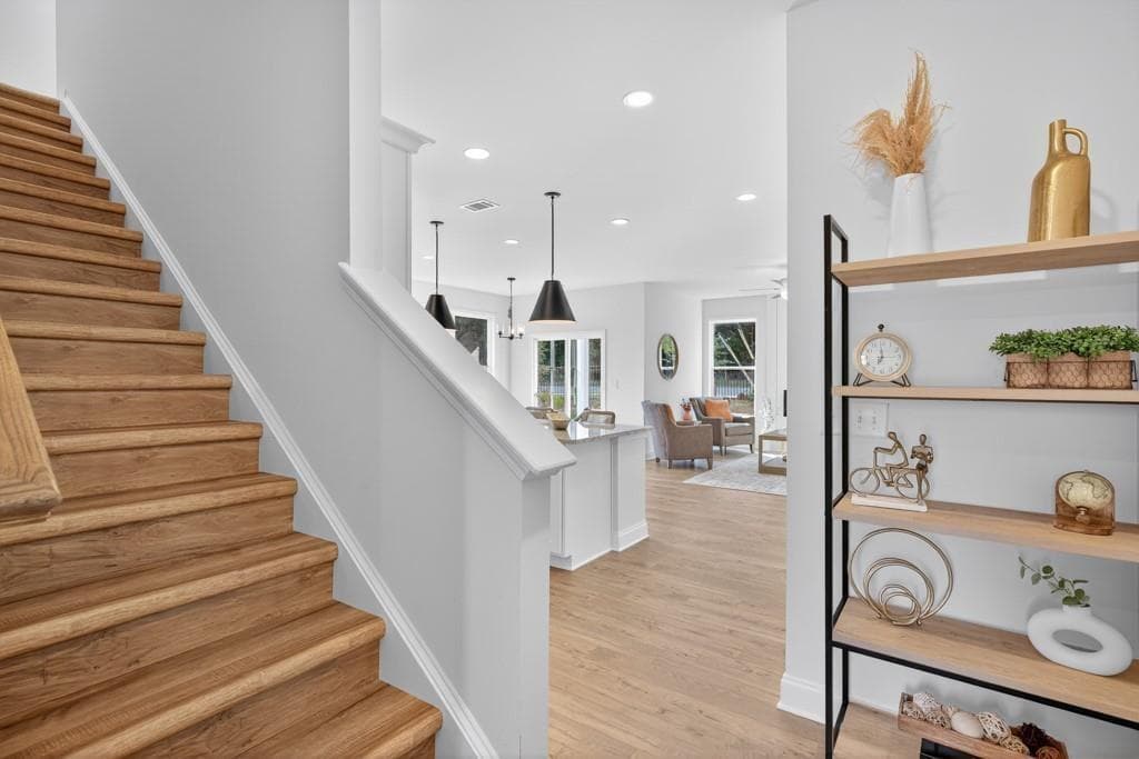 3 bedroom, 3 bathroom, 1,829 sq ft townhouse for sale at 159 Windsor Park Court, Jefferson, GA 30549 — photo 2