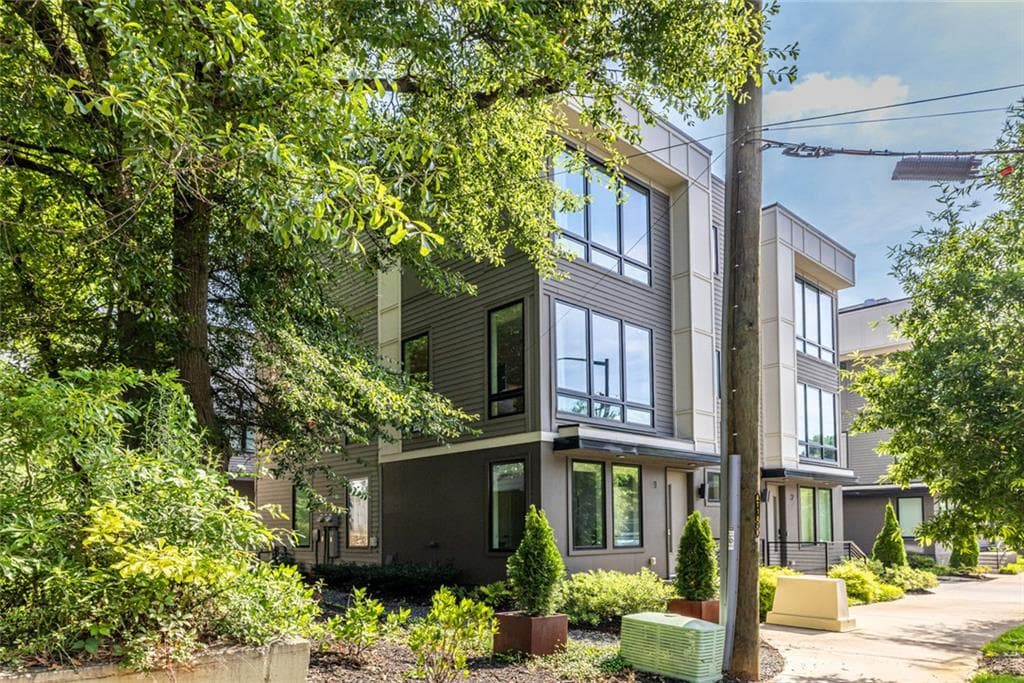 3 bedroom, 3 bathroom, 1,565 sq ft townhouse for sale at 1160 Ormewood Avenue 1, Atlanta, GA 30316 — photo 2