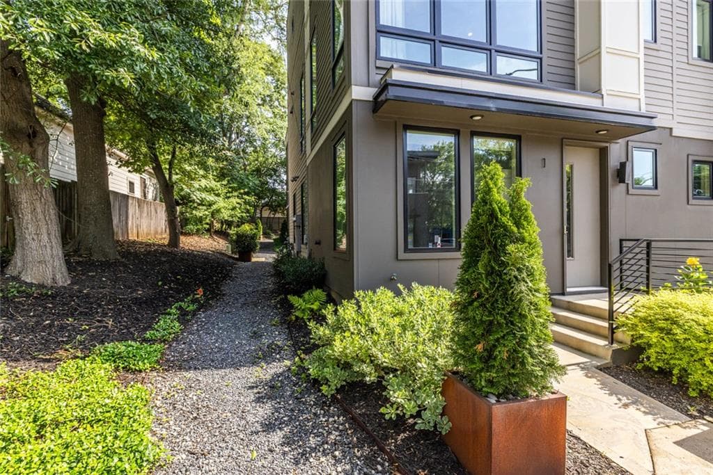 3 bedroom, 3 bathroom, 1,565 sq ft townhouse for sale at 1160 Ormewood Avenue 1, Atlanta, GA 30316 — photo 6