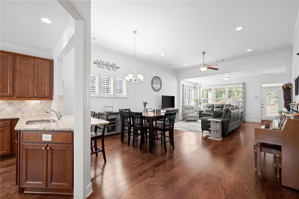 3 bedroom, 2 bathroom, 2,020 sq ft single family residence for sale at 3626 Majestic Oak Drive, Gainesville, GA 30504 — photo 4