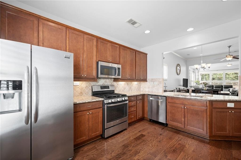 3 bedroom, 2 bathroom, 2,020 sq ft single family residence for sale at 3626 Majestic Oak Drive, Gainesville, GA 30504 — photo 7
