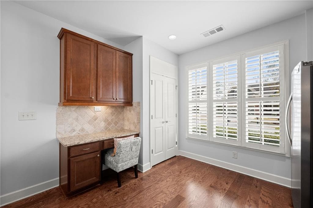 3 bedroom, 2 bathroom, 2,020 sq ft single family residence for sale at 3626 Majestic Oak Drive, Gainesville, GA 30504 — photo 9