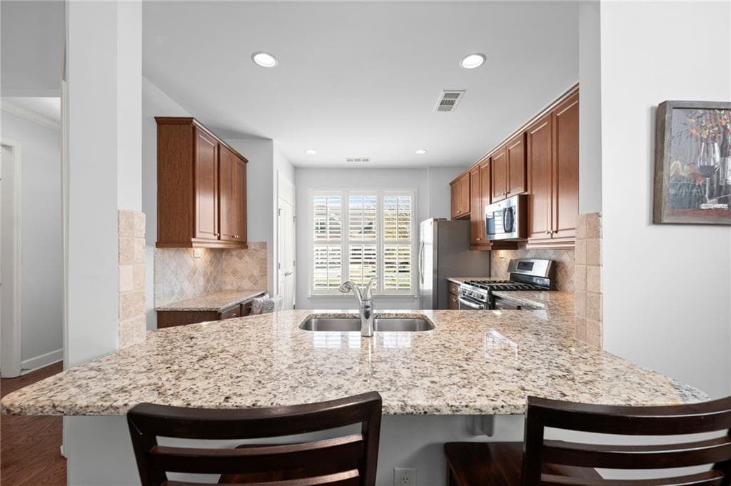 3 bedroom, 2 bathroom, 2,020 sq ft single family residence for sale at 3626 Majestic Oak Drive, Gainesville, GA 30504 — photo 10
