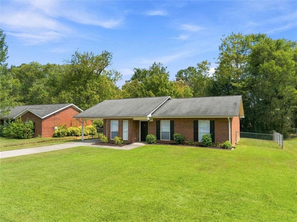3 bedroom, 2 bathroom, 1,431 sq ft single family residence for sale at 12 Glenda Drive, Rome, GA 30165 — photo 3