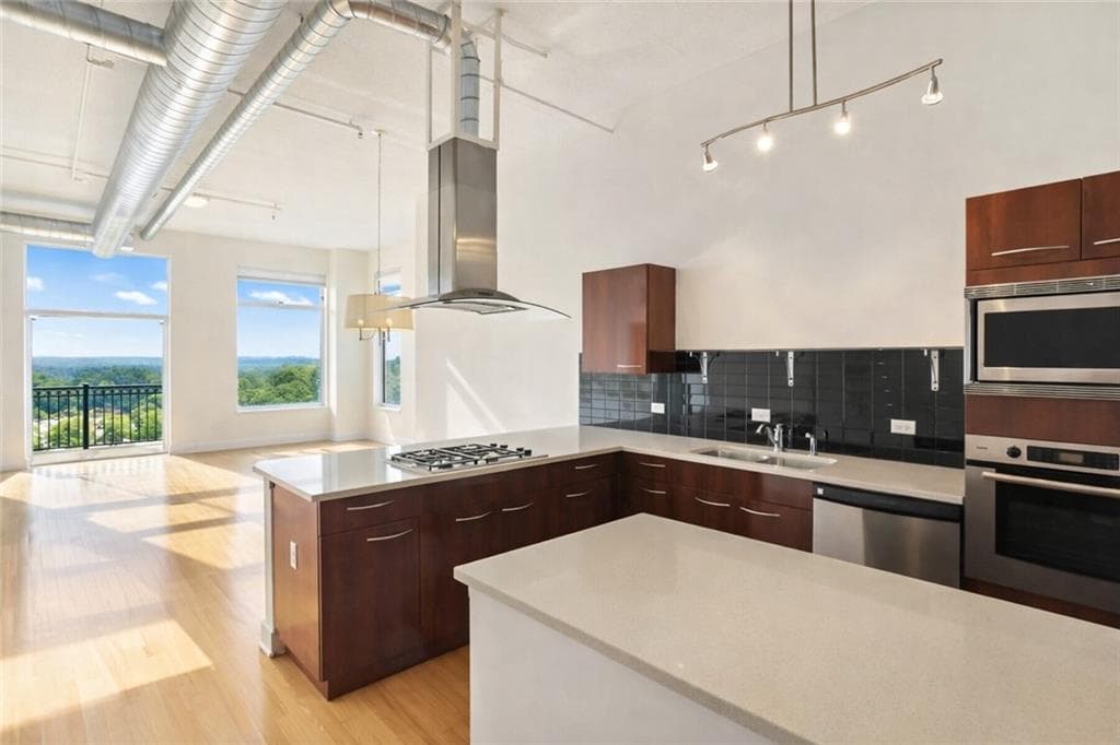 1 bedroom, 1 bathroom, 1,215 sq ft condominium for rent at 3820 Roswell Road 610, Atlanta, GA 30342 for $2,500 a month — photo 1 of 33