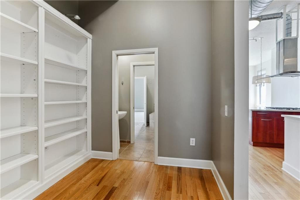 1 bedroom, 1 bathroom, 1,215 sq ft condominium for rent at 3820 Roswell Road 610, Atlanta, GA 30342 for $2,500 a month — photo 9