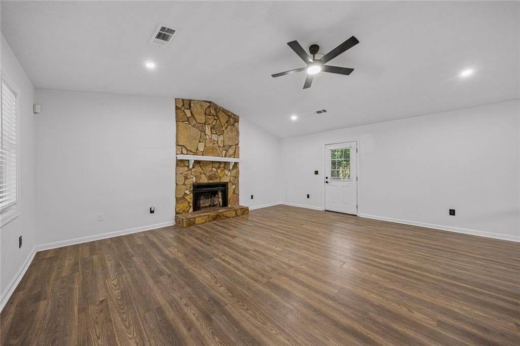 3 bedroom, 2 bathroom, 1,264 sq ft single family residence under contract at 627 Ridge Avenue, Stone Mountain, GA 30083 — photo 4