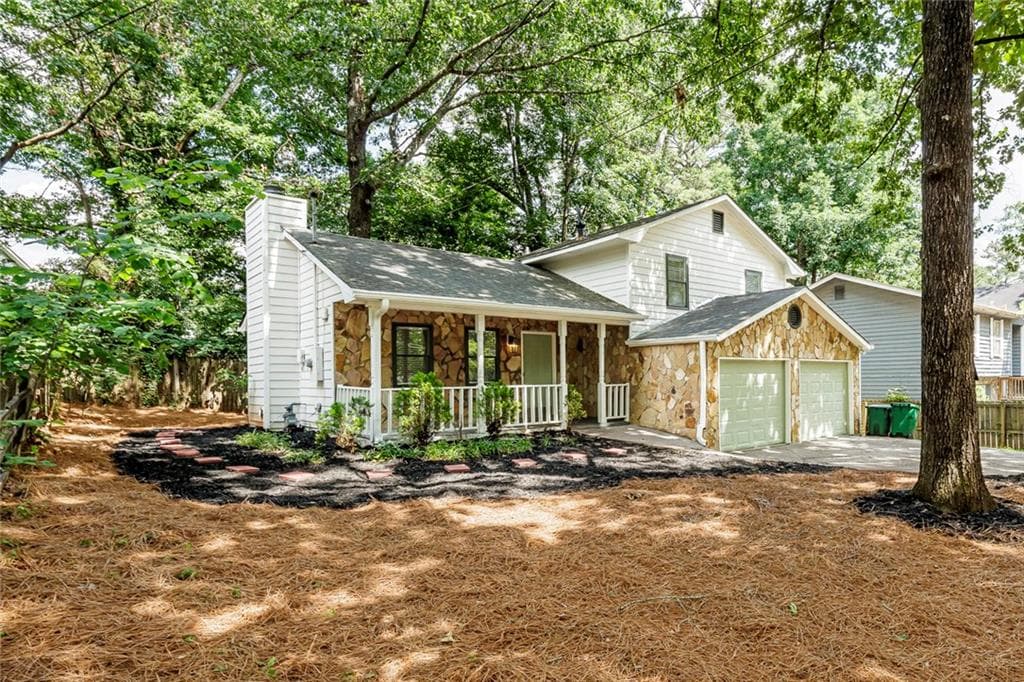 3 bedroom, 2 bathroom, 1,264 sq ft single family residence under contract at 627 Ridge Avenue, Stone Mountain, GA 30083