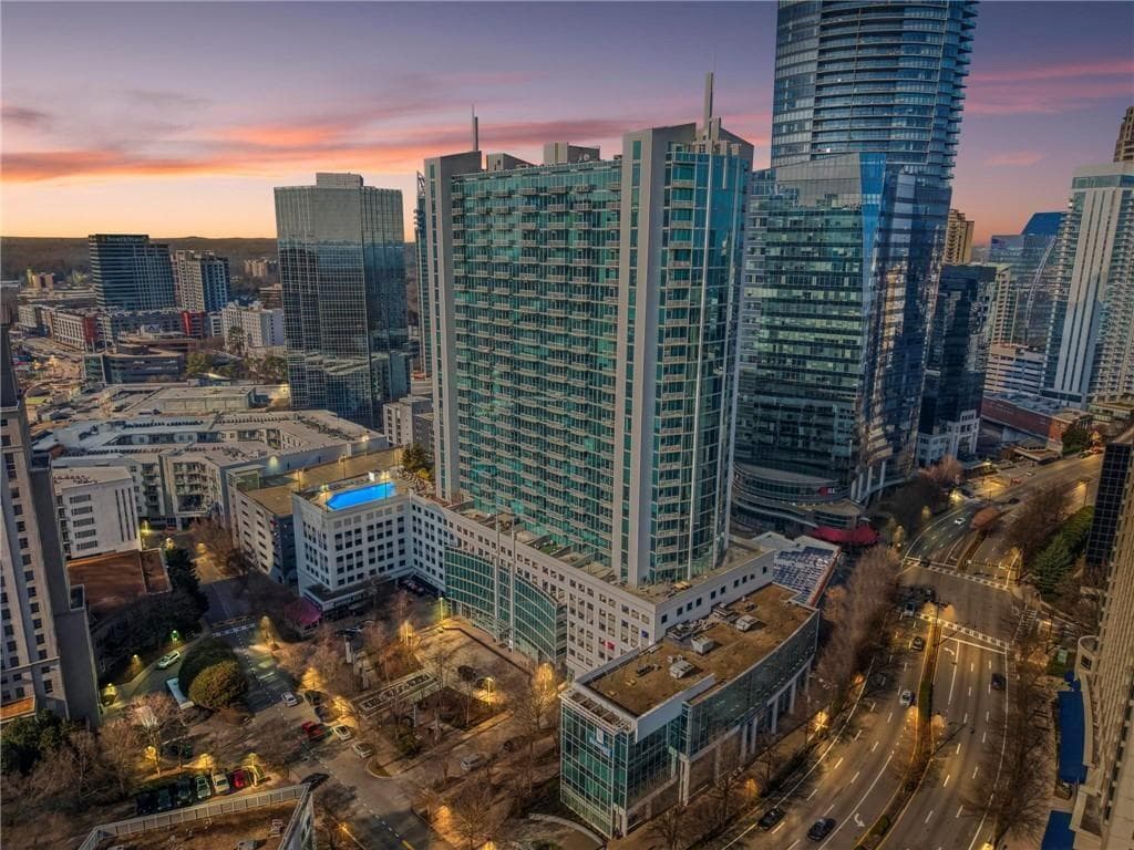 2 bedroom, 2 bathroom, 1,223 sq ft condominium for sale at 3324 Peachtree Road 901, Atlanta, GA 30326