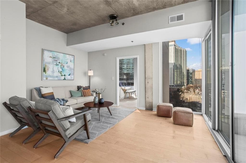 2 bedroom, 2 bathroom, 1,223 sq ft condominium for sale at 3324 Peachtree Road 901, Atlanta, GA 30326 — photo 5