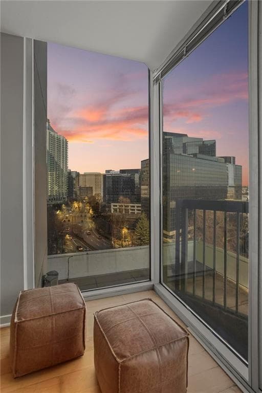 2 bedroom, 2 bathroom, 1,223 sq ft condominium for sale at 3324 Peachtree Road 901, Atlanta, GA 30326 — photo 6