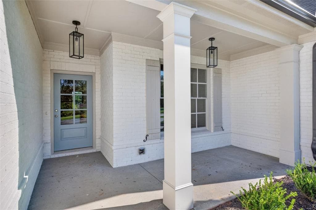 4 bedroom, 3 bathroom, 2,542 sq ft single family residence for sale at 4775 E Reed Road, Gainesville, GA 30507 — photo 4