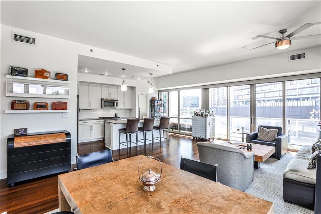 2 bedroom, 2 bathroom, 1,450 sq ft condominium for sale at 1100 Howell Mill Road 614, Atlanta, GA 30318 — photo 4