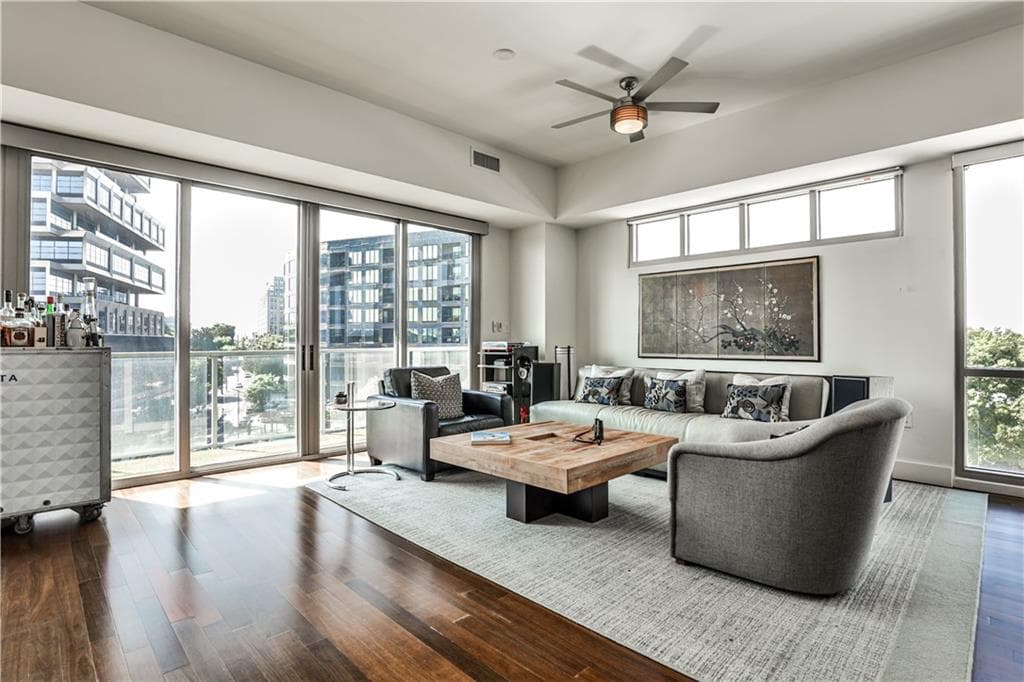 2 bedroom, 2 bathroom, 1,450 sq ft condominium for sale at 1100 Howell Mill Road 614, Atlanta, GA 30318 — photo 5