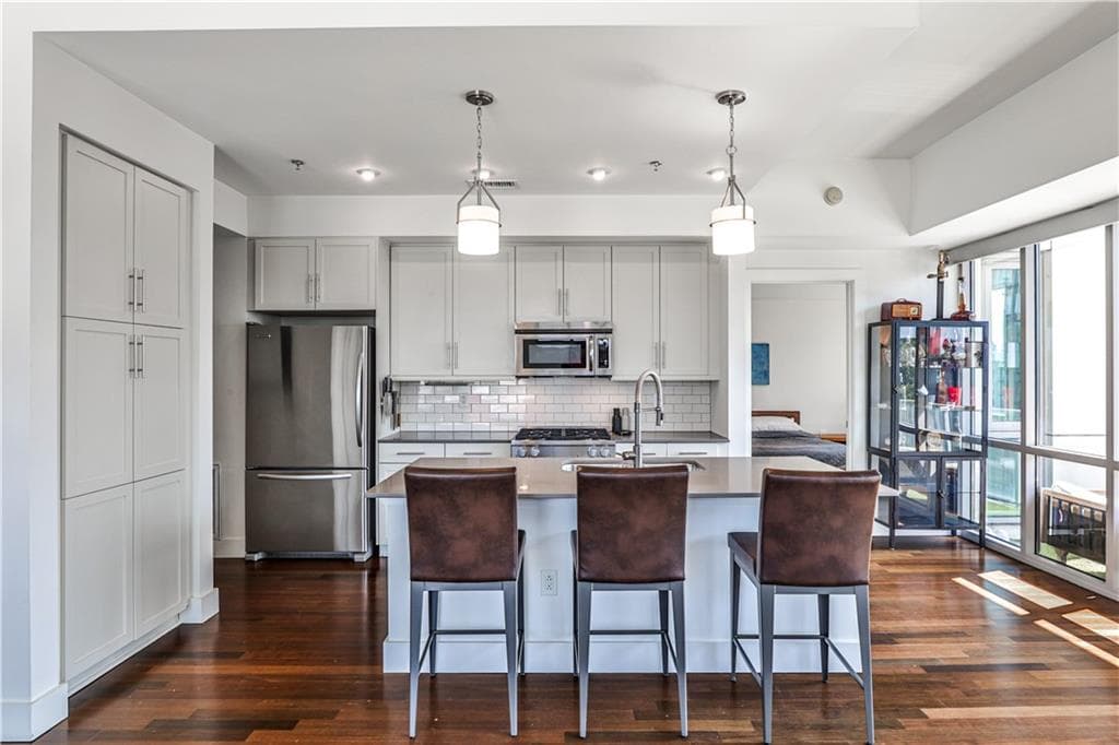 2 bedroom, 2 bathroom, 1,450 sq ft condominium for sale at 1100 Howell Mill Road 614, Atlanta, GA 30318 — photo 7