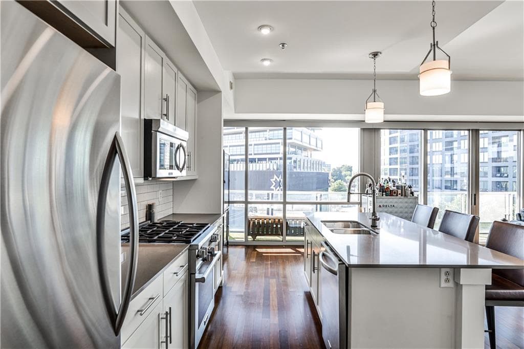 2 bedroom, 2 bathroom, 1,450 sq ft condominium for sale at 1100 Howell Mill Road 614, Atlanta, GA 30318 — photo 10