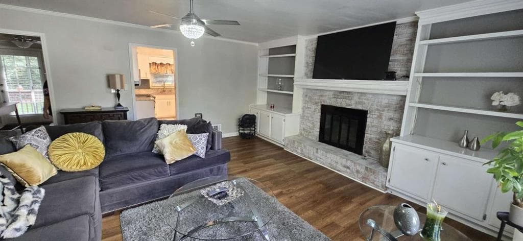 3 bedroom, 2 bathroom, 1,682 sq ft single family residence for sale at 6586 Deshon Circle, Lithonia, GA 30058 — photo 3