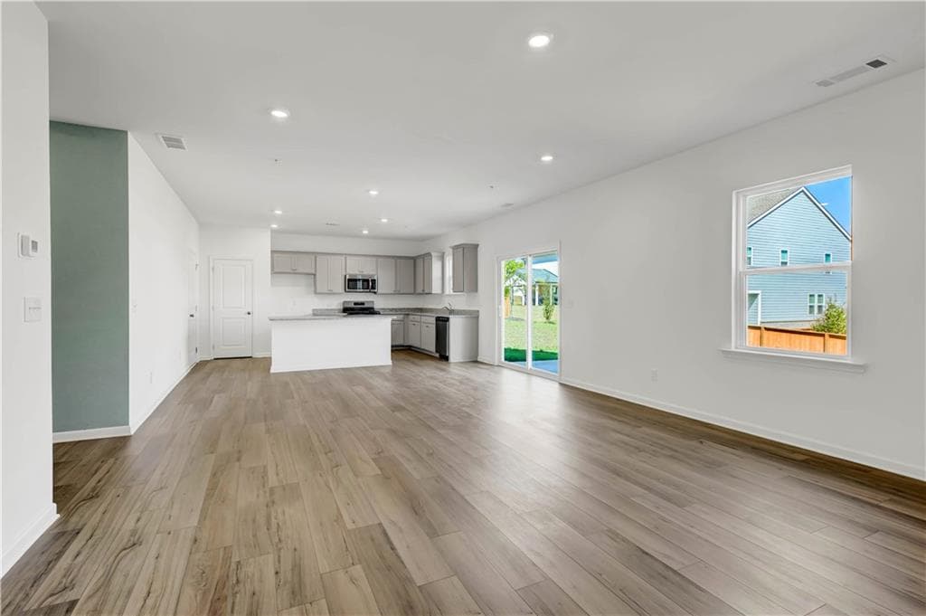4 bedroom, 4 bathroom, 2,565 sq ft single family residence for sale at 2089 Pecan Drive, Douglasville, GA 30135 — photo 6