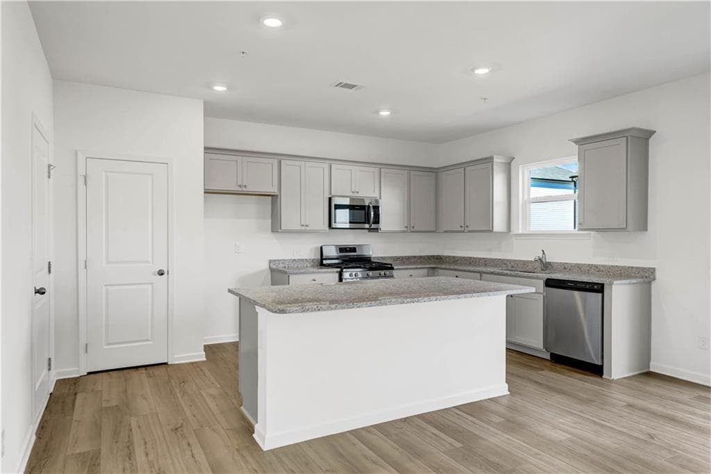 4 bedroom, 4 bathroom, 2,565 sq ft single family residence for sale at 2089 Pecan Drive, Douglasville, GA 30135 — photo 8