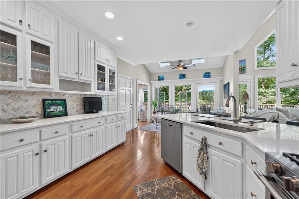 4 bedroom, 4 bathroom, 5,056 sq ft single family residence for sale at 12190 Brookfield Club Drive, Roswell, GA 30075 — photo 7